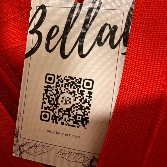 Red dress - Picture 3 of 4